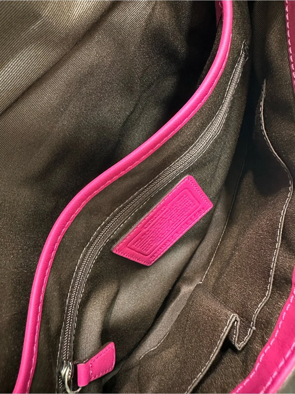Coach Soho Pleated Shoulder Bag Hot Pink Glove Tanned Leather Like New